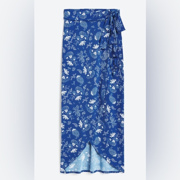 Kaileigh Daisy Wrap Maxi Skirt size m  NWT - Picture 2 of 9